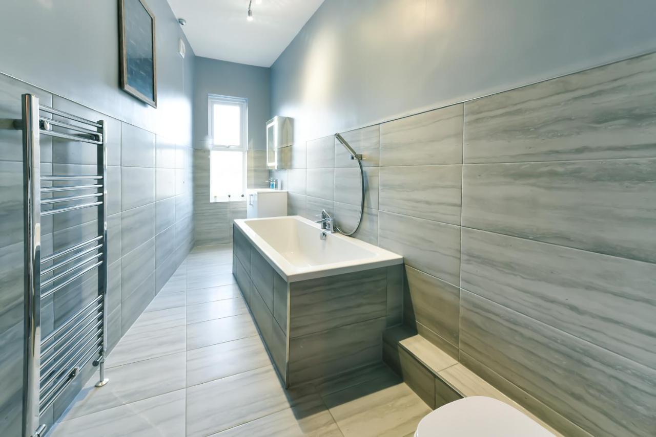 4 Bedroom, 2 Bathroom House - Free Parking Pontefract Dış mekan fotoğraf
